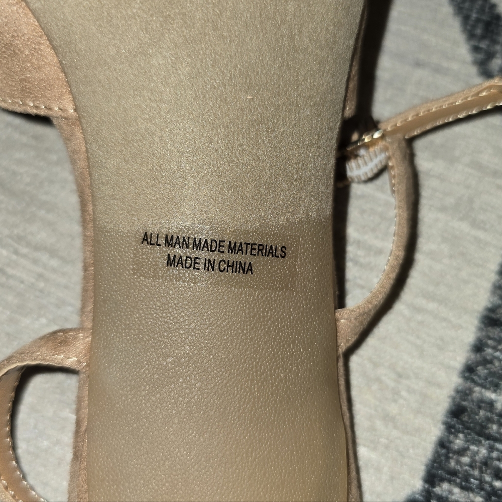 DV by Dolce Vita Women's Elley Buckle Strap Two Piece Pumps tan camel 9.5 - Picture 9 of 10